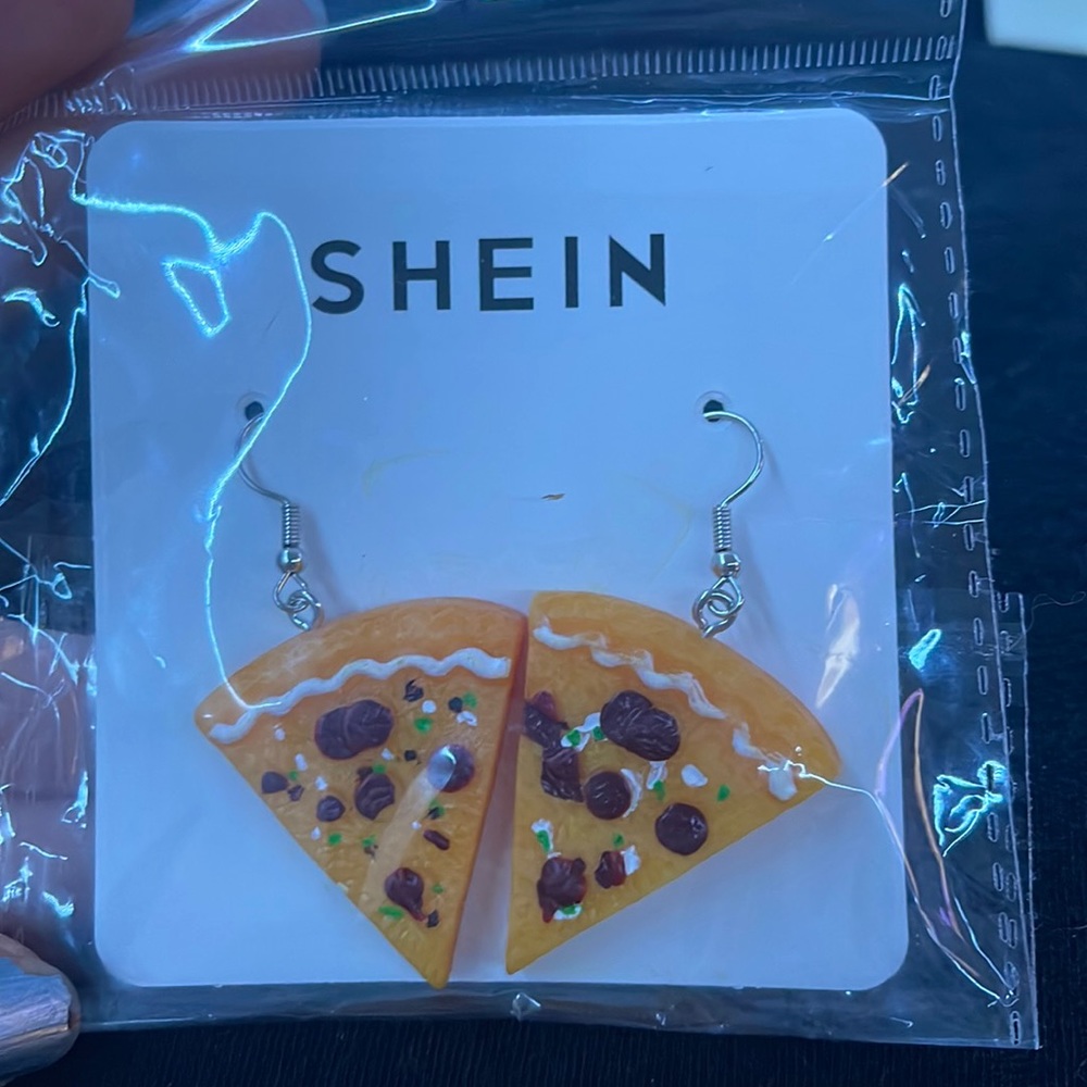 SHEIN pizza earrings